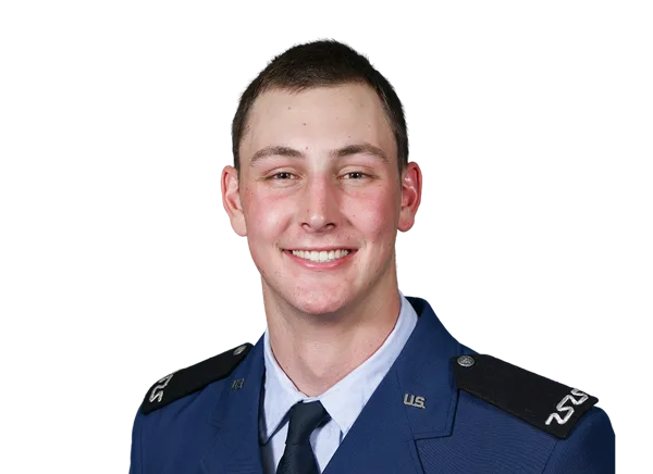 Riley Dering headshot