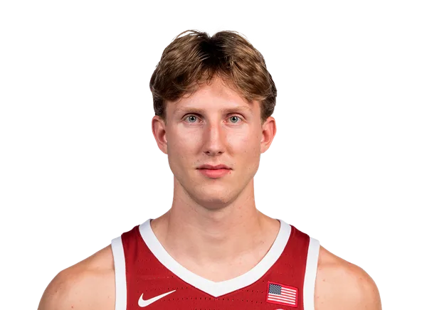 Oskar Giltay headshot