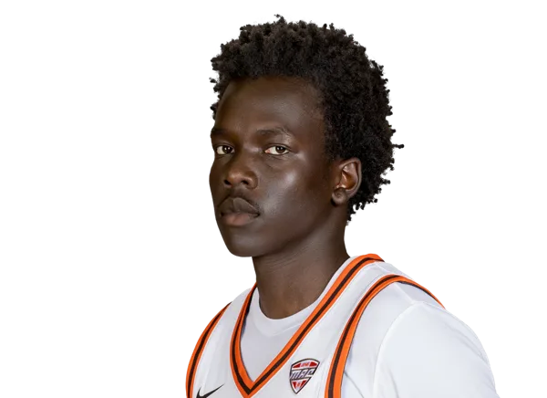 Mayar Wol headshot